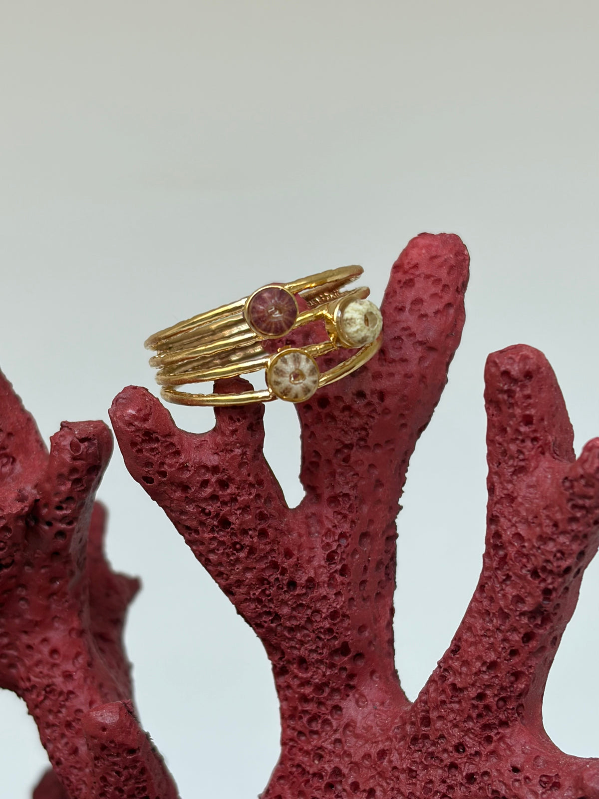 Bague Âme Marine 🐚 or laminé et véritable petit oursin - pièce unique exclusive chez Kaküka ©️