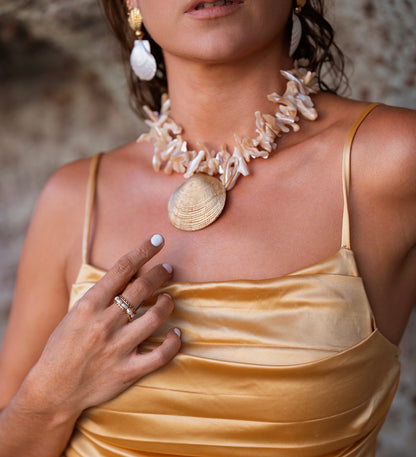 Collier Gold wave