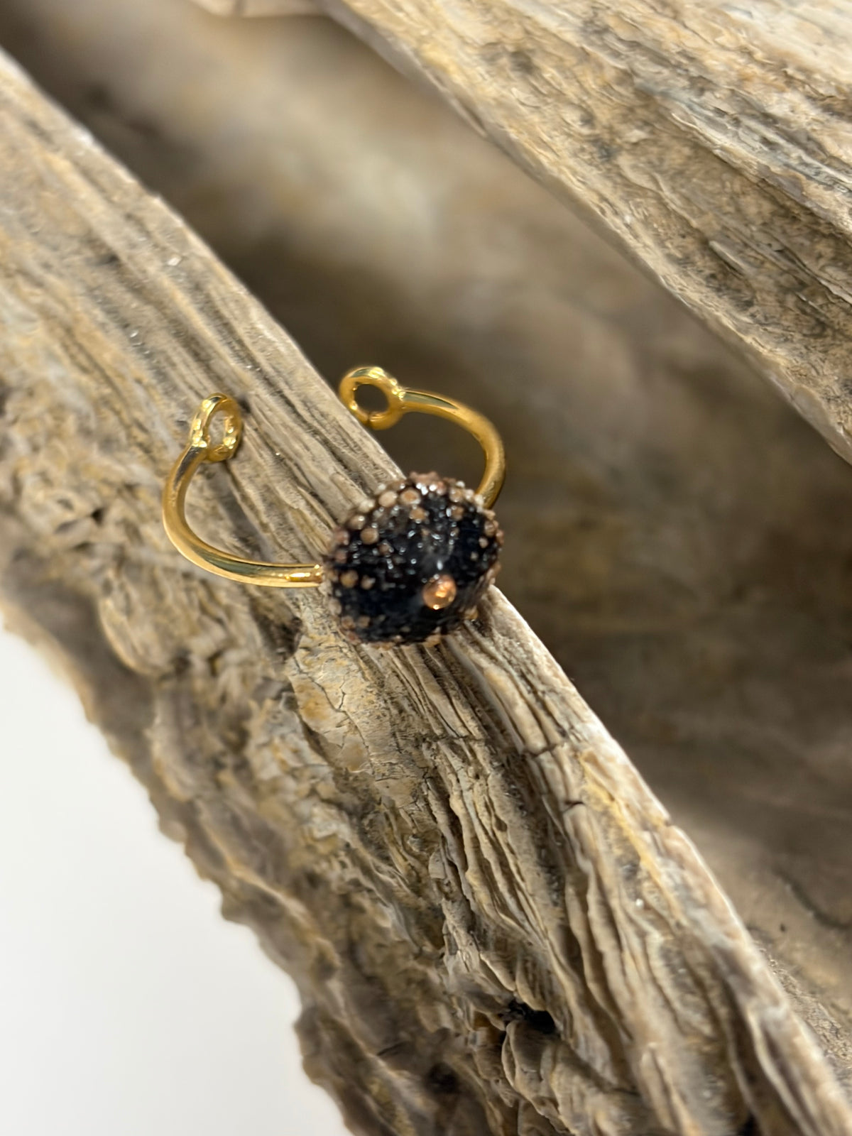Bague Vénus - oursin noir et or laminé- ajustable - exclusif Kaküka Jewelry©️