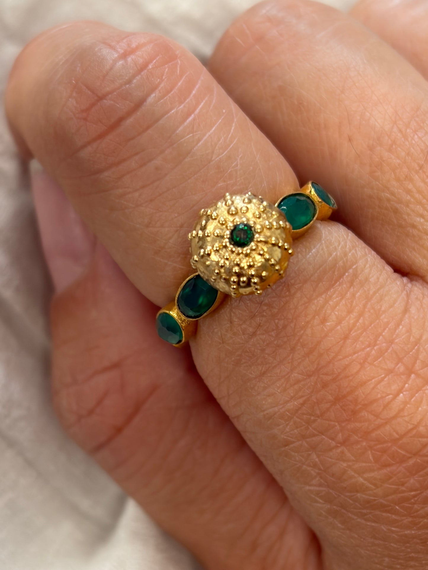 Bague Onyx vert et Oursin gold ✨