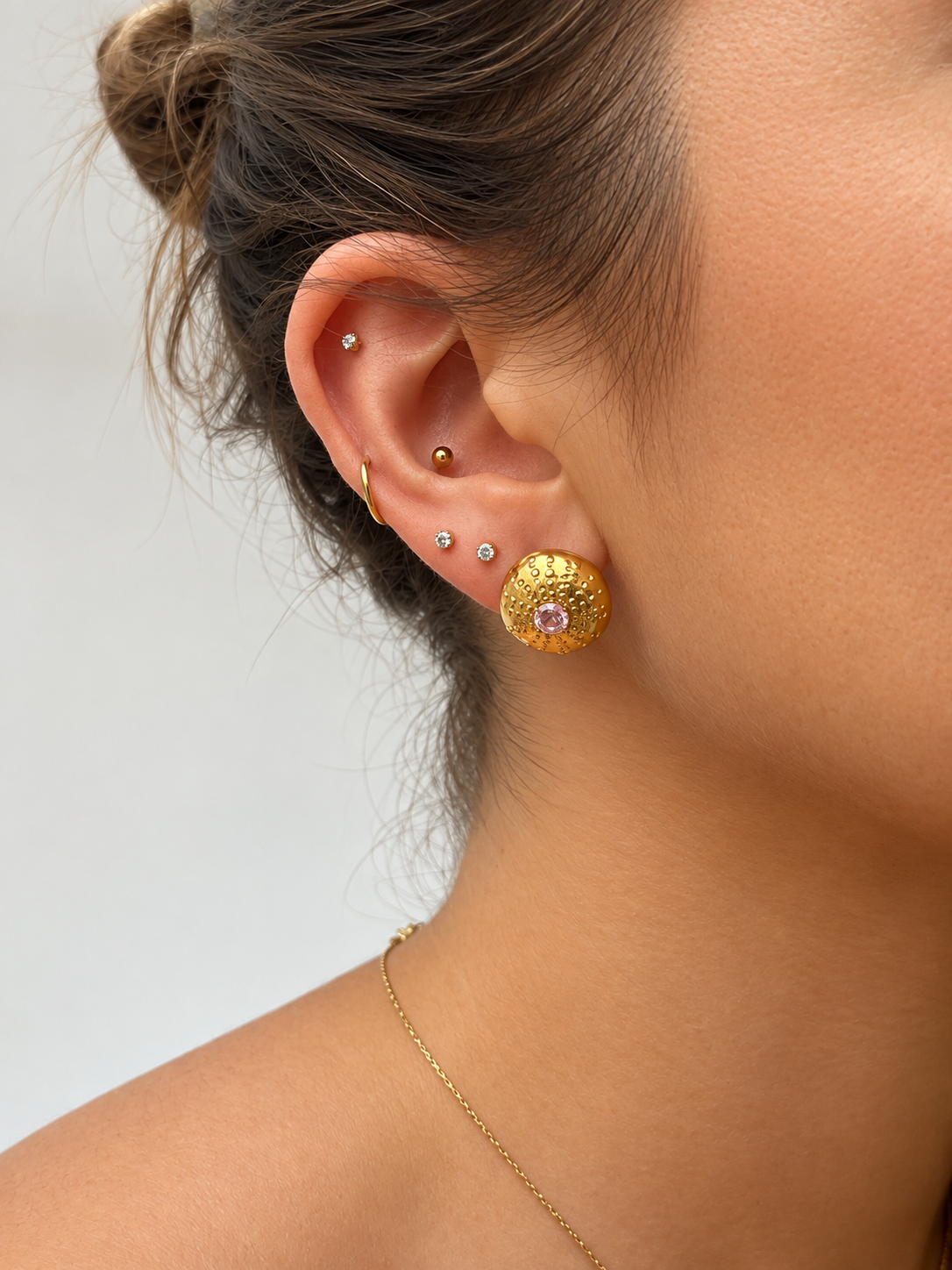 Boucles d’oreilles Plated Gold & Pink Zircon - Malo - pièce de caractère ©️