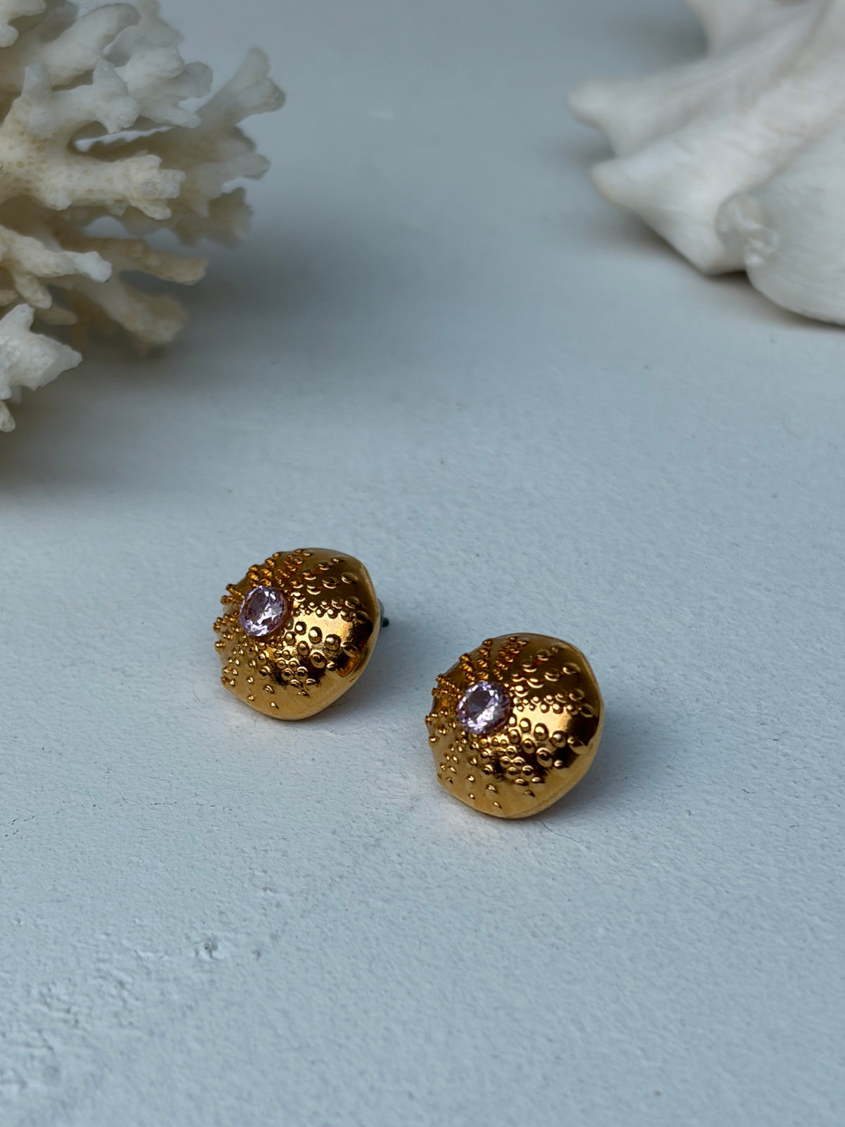 Boucles d’oreilles Plated Gold & Pink Zircon - Malo - pièce de caractère ©️