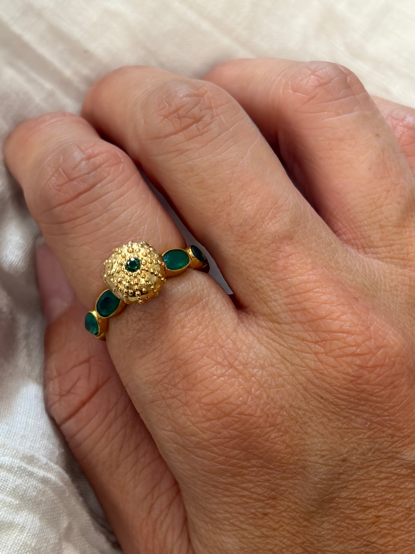 Bague Onyx vert et Oursin gold ✨