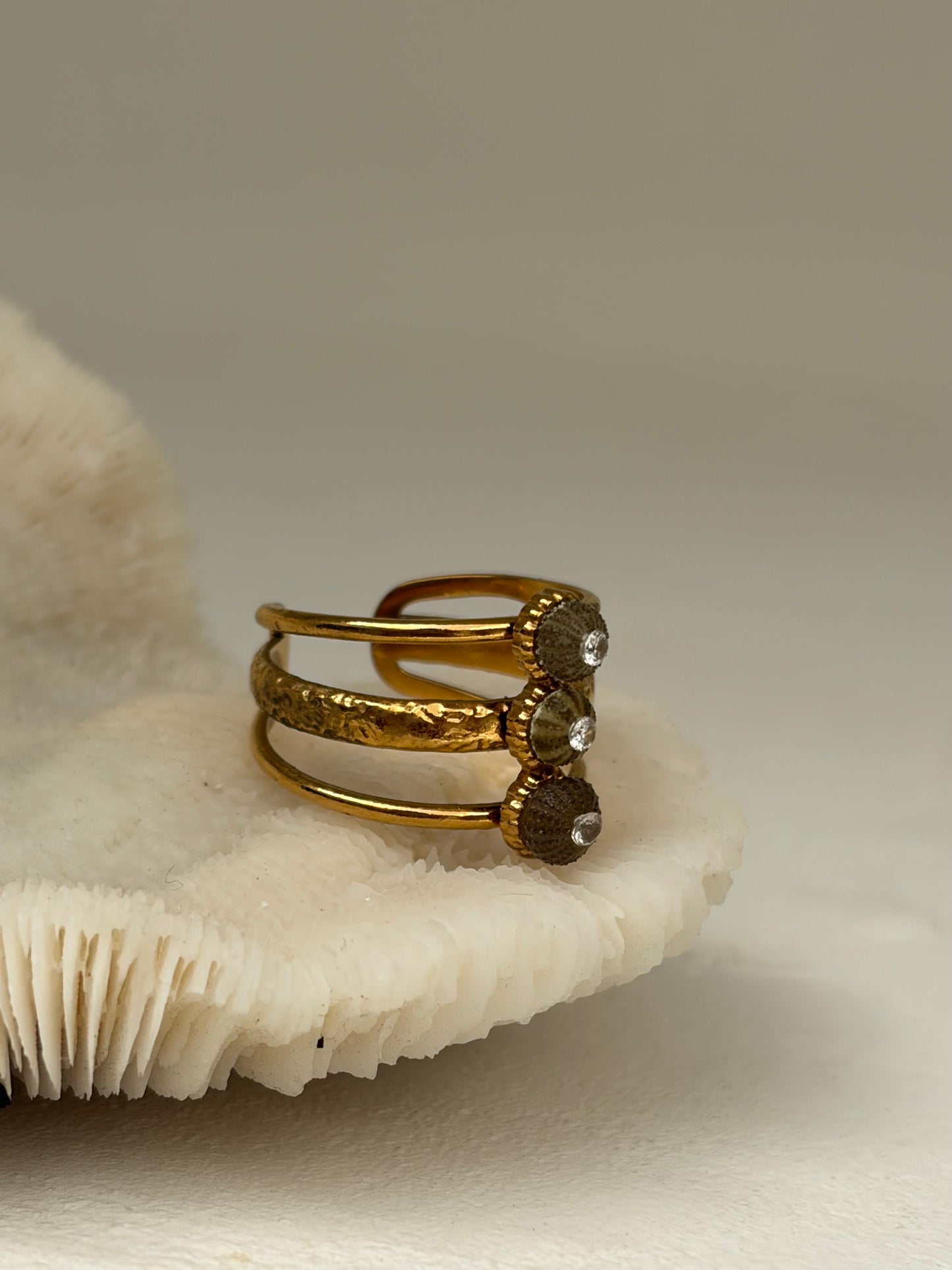 Bague Stay you- bague, trois rang, acier, inoxydable et véritable petit oursin verts