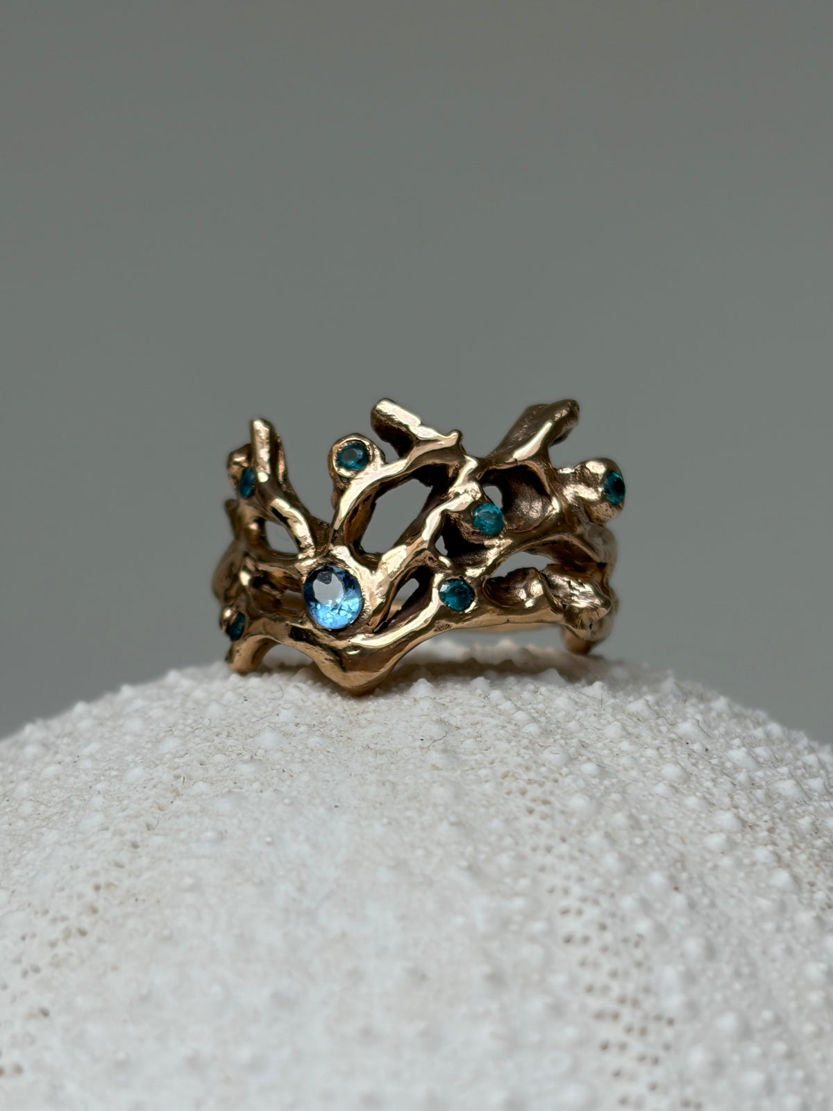 Bague Coralia 🪸 - En bronze et oxyde de zirconium - pièce exclusive Kaküka Jewelry ©️